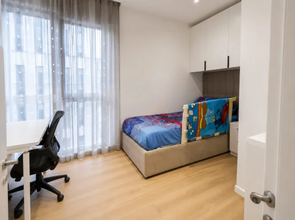 Tirane, jepet me qera apartament 3+1 Kati 6, 218 m² 1.200 € (Concord Center)