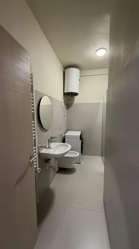 Tirane, jepet me qera apartament 1+1 Kati 2, 85 m² 650 € (Astir)
