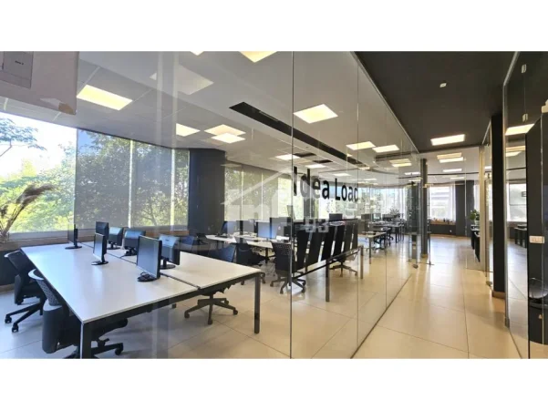 Tirane, jepet me qera zyre Kati 1, 50 m² 1.500 € (BULEVARDI “DESHMORËT E KOMBIT” KULLAT BINJAKE)