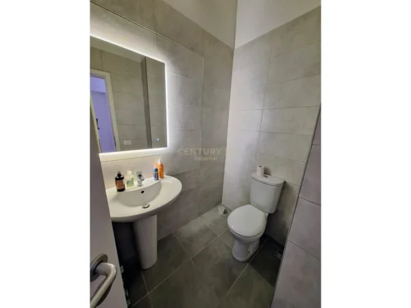 Tirane, jepet me qera apartament 2+1 Kati 5, 97 m² 560 € (Ali Demi ENT143865)