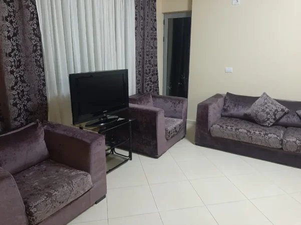 Tirane, jepet me qera apartament 1+1+Ballkon Kati 2, 60 m² 500 € (Don Bosko)