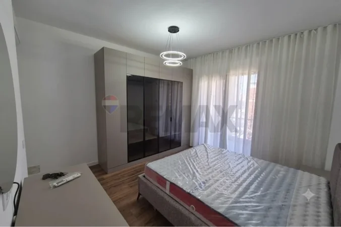 Jepet me qera apartament 2+1+Ballkon Kati 5, 100 m²Tirane oassis