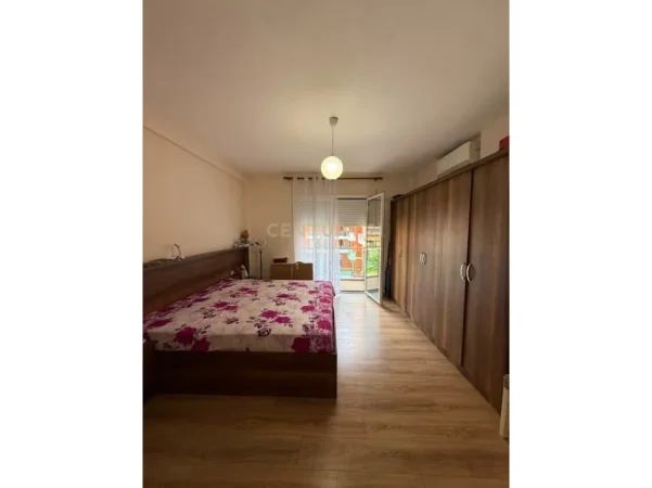 Tirane, jepet me qera apartament 2+1+Ballkon Kati 3, 113 m² 600 € 
