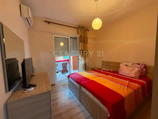 Tirane, jepet me qera apartament 2+1+Ballkon Kati 3, 113 m² 600 € 
