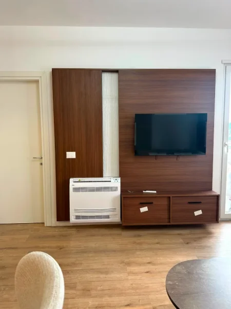 Tirane, jepet me qera apartament 1+1 Kati 7, 60 m² 450 € (Univers City)