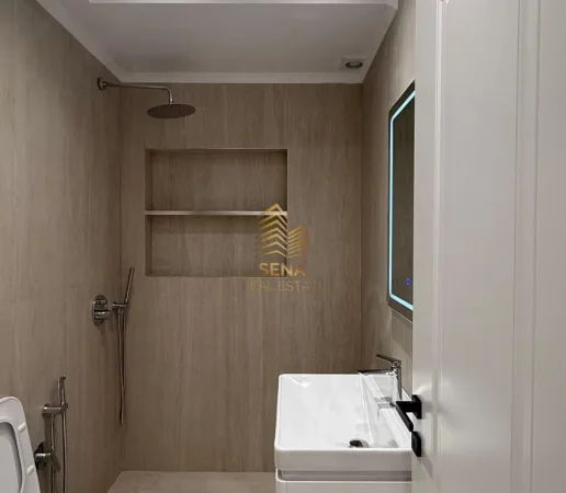 Tirane, shitet garsonier 1+1 Kati 4, 30 m² 115.000 € (21 Dhjetori)