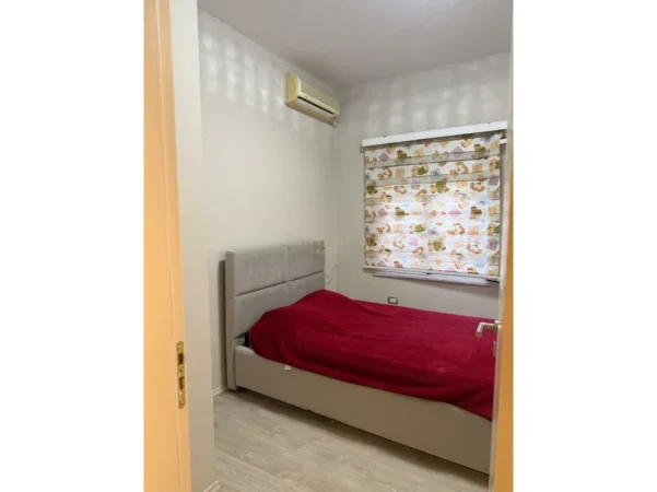 Tirane, jepet me qera apartament 1+1 , 82 m² 650 € 
