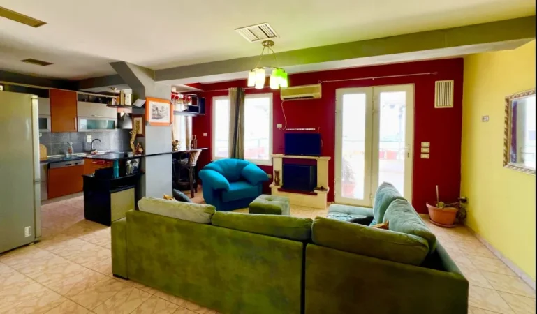 Tirane, shitet apartament duplex 4+1 Kati 2, 237 m² 280.000 € 