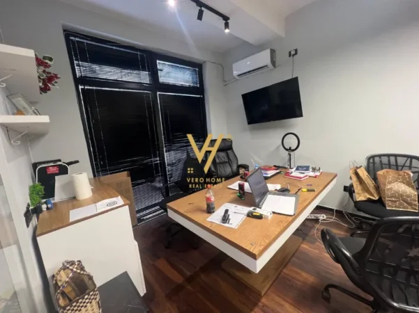 Tirane, jepet me qera ambjent biznesi Kati 0, 50 m² 520 € (BULEVARDI ZOGU I PARE)