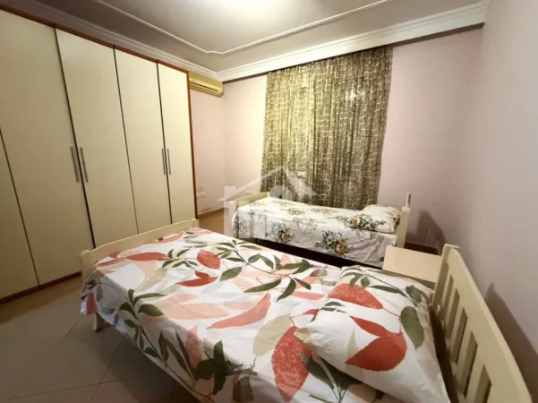 Tirane, jepet me qera apartament 2+1 Kati 10, 123 m² 800 € (TEK FAKULTETI JURIDIK, PRANË SHESHIT WILLSON)