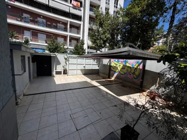 Tirane, jepet me qera ambient biznesi Kati 1, 213 m² (Gjimnazi Partizani)