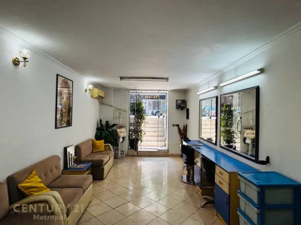Tirane, jepet me qera ambjent biznesi Kati -1, 31 m² 500 € 