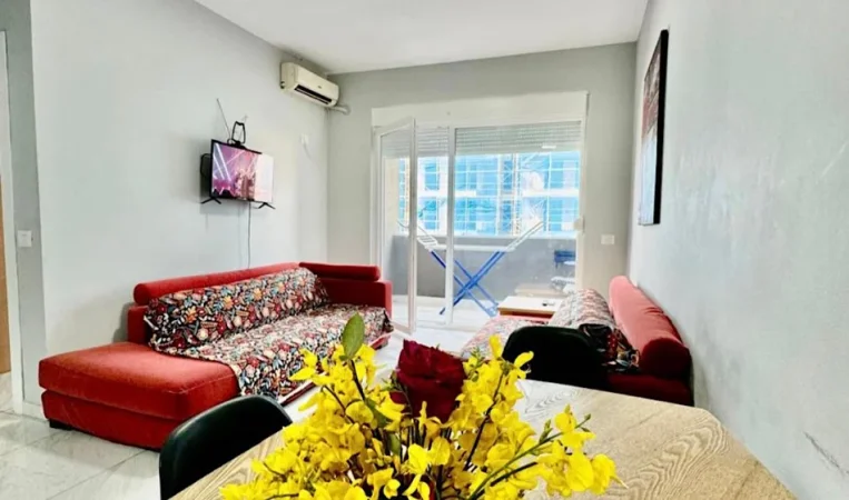 Tirane, jepet me qera apartament 2+1 Kati 7, 650 €