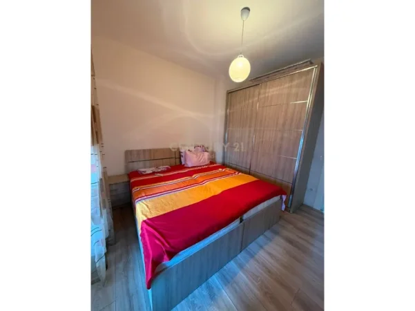 Tirane, jepet me qera apartament 2+1 Kati 3, 113 m² 600 € (unaza e re)