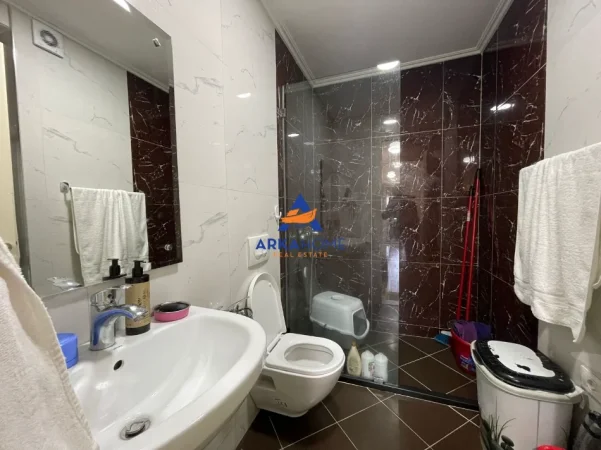 Tirane, shitet apartament 3+1+Ballkon Kati 5, 180 m² 360.000 € 