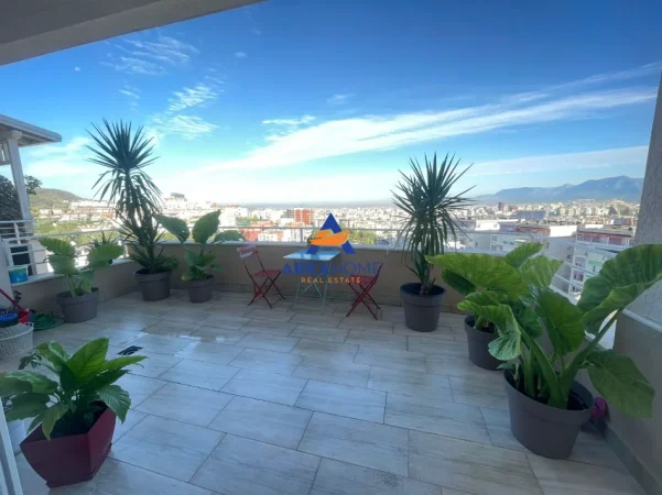 Tirane, shitet apartament 3+1+Ballkon Kati 5, 180 m² 360.000 € 