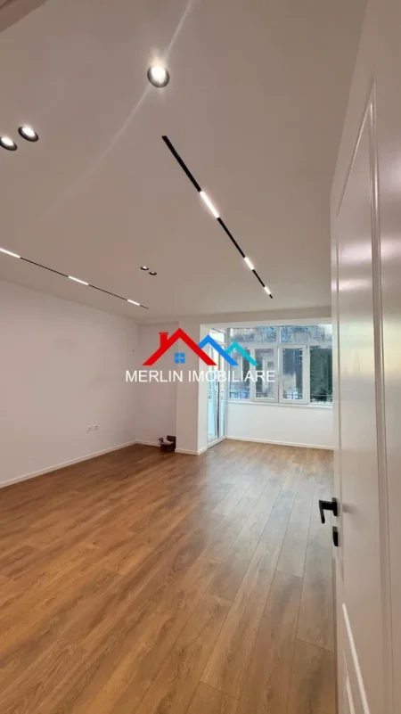 Shqiperi, shitet apartament 1+1+Ballkon Kati 4, 60 m² 155.000 € (21 DHJETORI,RRUGA MUHAMET GJOLLESHA)