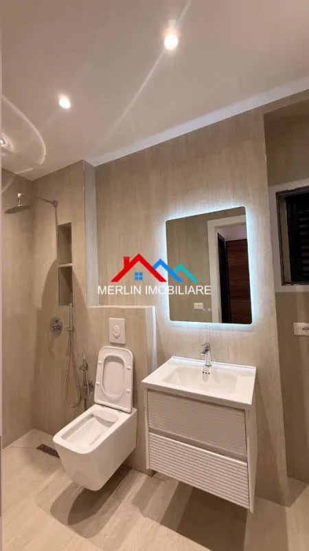 Shqiperi, shitet apartament 1+1+Ballkon Kati 4, 60 m² 155.000 € (21 DHJETORI,RRUGA MUHAMET GJOLLESHA)