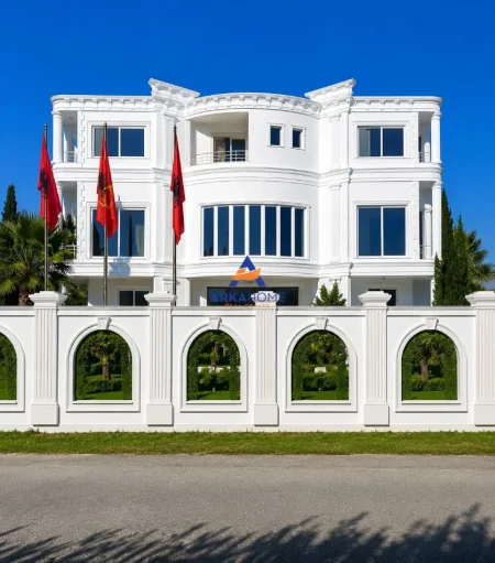 Tirane, shitet ambjent biznesi Kati 3, 1.500 m² 2.000.000 € 