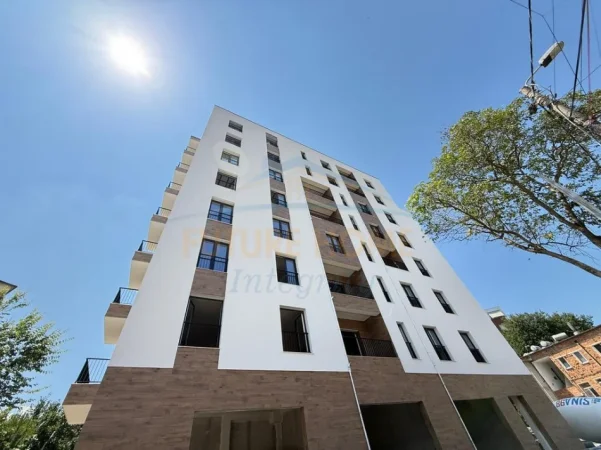shitet apartament 2+1+Ballkon Kati 1, 100 m² 245.000 € (RRUGA MIHAL GRAMENO)
