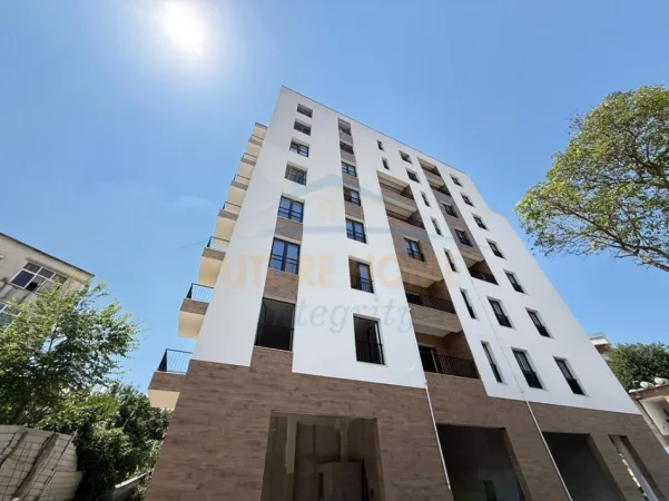 shitet apartament 2+1+Ballkon Kati 1, 100 m² 245.000 € (RRUGA MIHAL GRAMENO)