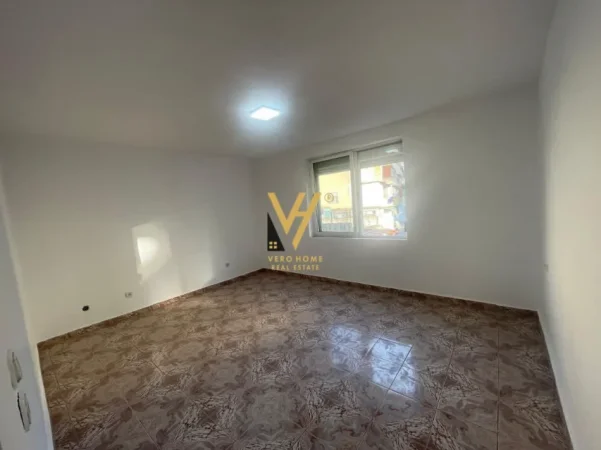 Tirane, jepet me qera zyre Kati 3, 75 m² 520 € (FERIT XHAJKO)