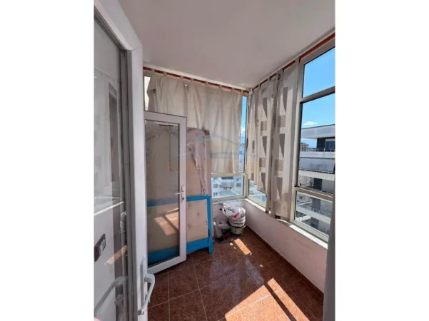 Tirane, shitet apartament 2+1 Kati 8, 75 m² 125.000 € (UNAZA E RE)