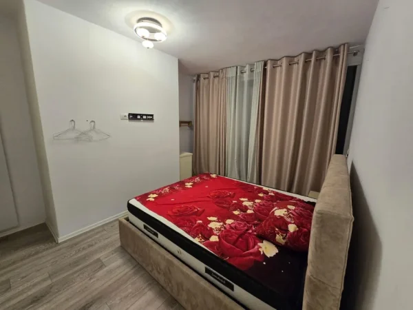 Tirane, jepet me qera apartament 1+1 Kati 3, 65 m² 600 € (Ali Demi)