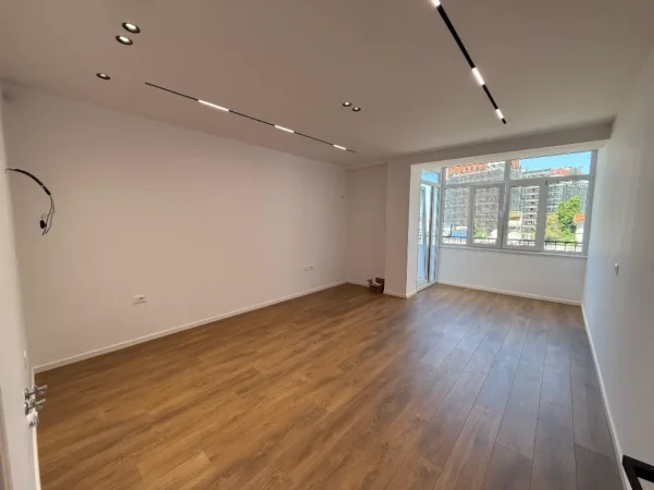 Tirane, shitet apartament 1+1 Kati 4, 60 m² 155.000 € (21 dhjetori)
