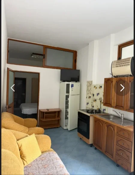 Jepet me qera apartament 1+1 Kati 0, 40 m² 250 € (Rruga peti)