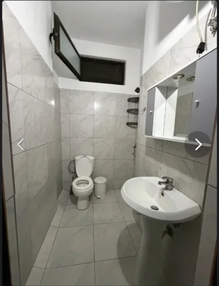 Jepet me qera apartament 1+1 Kati 0, 40 m² 250 € (Rruga peti)