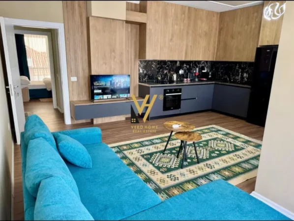 Tirane, jepet me qera apartament 2+1+Ballkon Kati 1, 105 m² 820 € (PAZARI I RI)