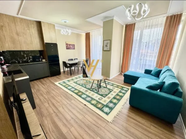 Tirane, jepet me qera apartament 2+1+Ballkon Kati 1, 105 m² 820 € (PAZARI I RI)