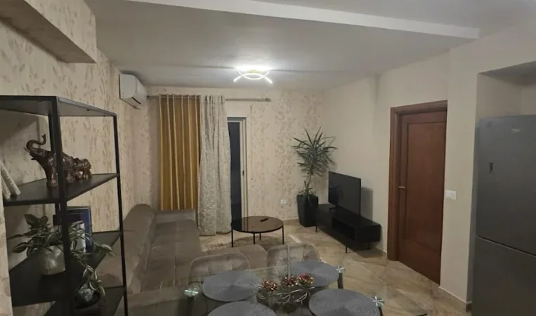 Tirane, jepet me qera apartament 2+1 Kati 7, 75 m² 650 € 