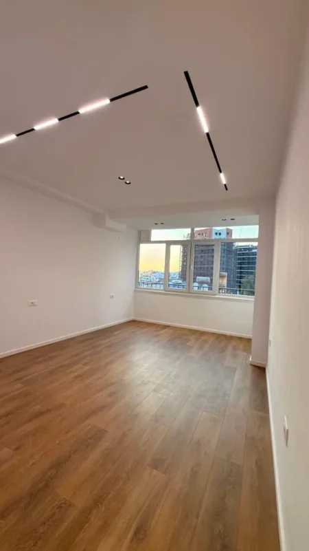Tirane, shitet garsonier Kati 4, 30 m² 115.000 € (21 Dhjetori)