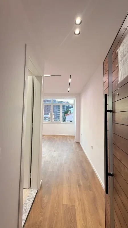 Tirane, shitet garsonier Kati 4, 30 m² 115.000 € (21 Dhjetori)