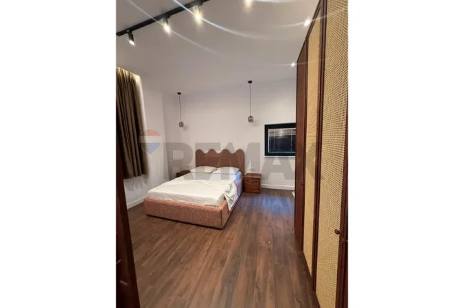 Tirane, jepet me qera apartament 1+1 Kati 10, 65 m² 700 € (9 Katëshet, Tiranë)