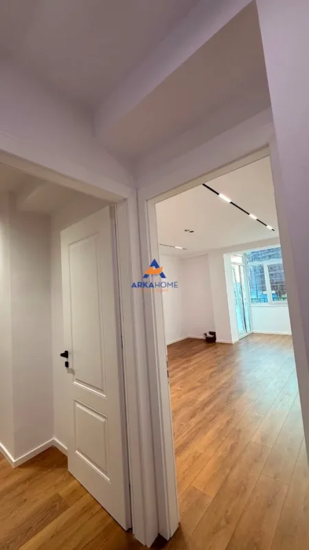 Tirane, shitet apartament 1+1+Ballkon Kati 4, 60 m² 155.000 € 