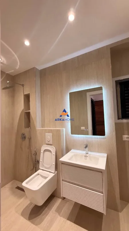 Tirane, shitet apartament 1+1+Ballkon Kati 4, 60 m² 155.000 € 