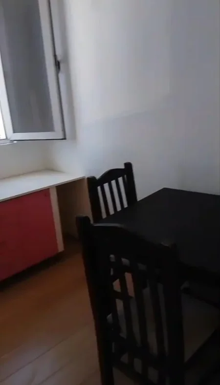 Tirane, jepet me qera apartament 2+1 Kati 5, 65 m² 400 € (Shkozë)