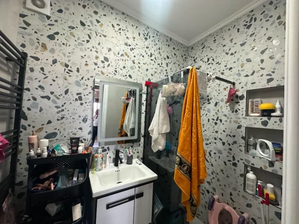 Tirane, shitet apartament 1+1+Ballkon , 68 m² 126.000 € (Don Bosko)