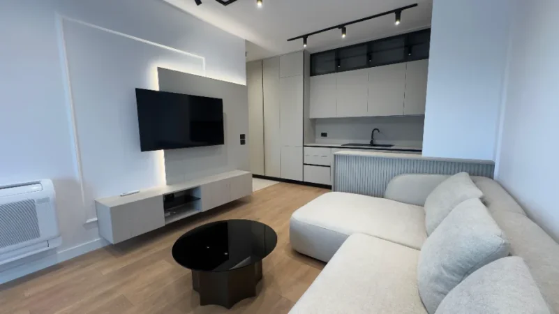 Tirane, jepet me qera apartament 1+1 Kati 5, 70 m² 800 € ( REZIDENCA ERLI)