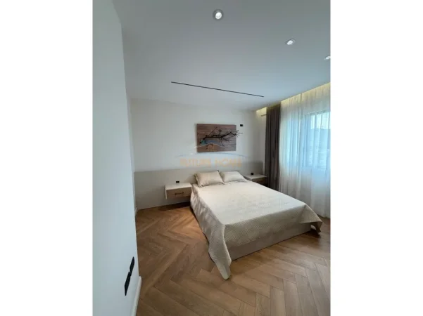 shitet apartament Kati 7, 101 m² 240.000 € (Bulevardi Bajram Curri(perballe Deliorgjit))