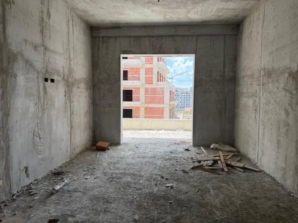 Tirane, shitet apartament 1+1+Ballkon , 85 m² 135.000 € (Fusha e Aviacionit)