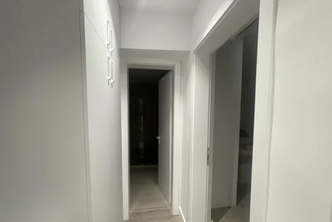 Tirane, jepet me qera apartament 1+1 Kati 4, 55 m² 550 € (Harry Fultz)