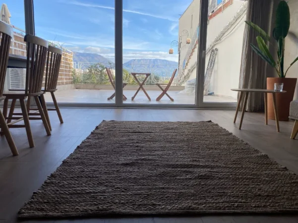 Tirane, jepet me qera apartament+verande | Penthouse 2+1 Kati 3, 180 m² 1.200 € (KODRA E DIELLIT)