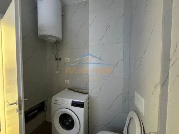 Tirane, jepet me qera apartament 1+1 Kati 9, 82 m² 800 € (ZOGU I ZI)