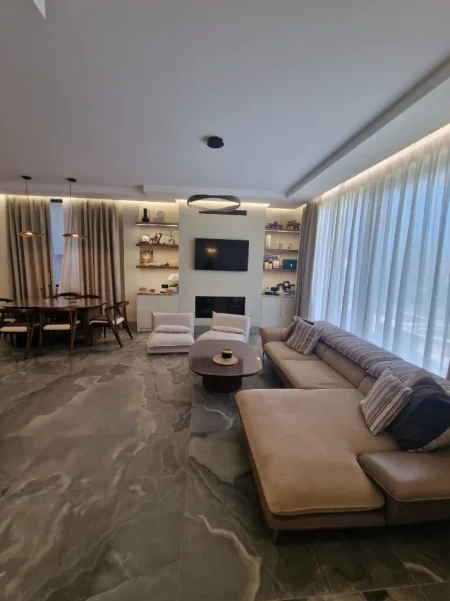 Tirane, jepet me qera apartament Vile 3 Katshe Kati 3, 1.000 m² 5.000 € (selit)