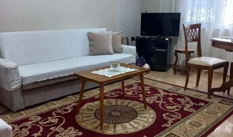 Tirane, jepet me qera apartament 2+1 Kati 3, 80 m² 600 €