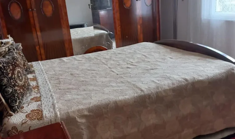 Tirane, jepet me qera apartament 2+1 Kati 3, 80 m² 600 €